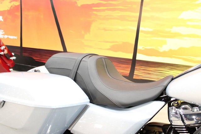 2025 Harley-Davidson FLHX - Street Glide Base