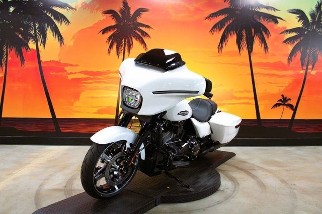 2025 Harley-Davidson FLHX - Street Glide Base