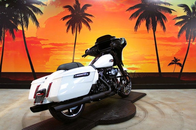 2025 Harley-Davidson FLHX - Street Glide Base