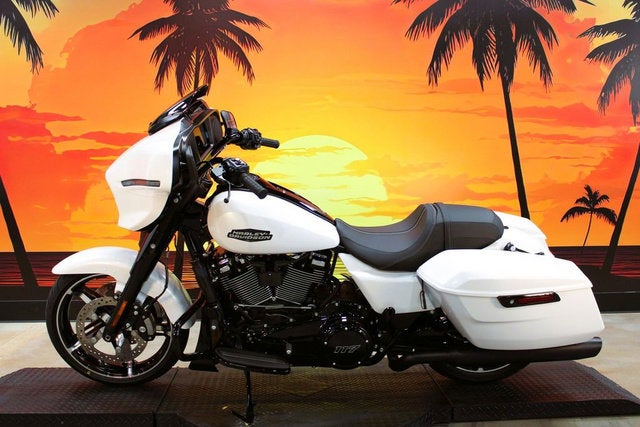 2025 Harley-Davidson FLHX - Street Glide Base
