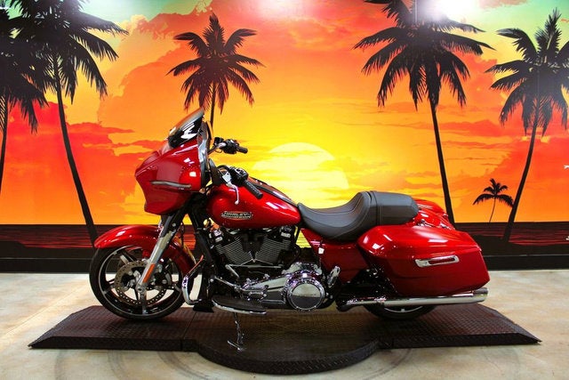 2025 Harley-Davidson FLHX - Street Glide Base