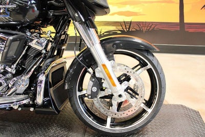 2026 Harley-Davidson Street Glide FLHX
