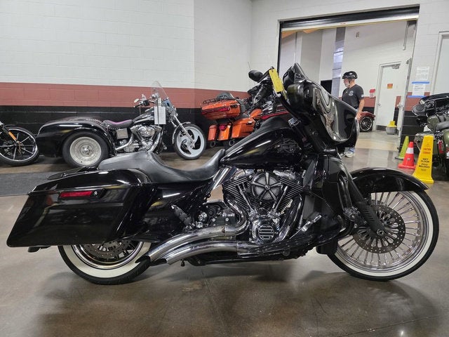 2011 Harley-Davidson FLHX103 - Street Glide Powerpak Base
