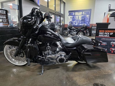 2011 Harley-Davidson FLHX103 - Street Glide Powerpak Base