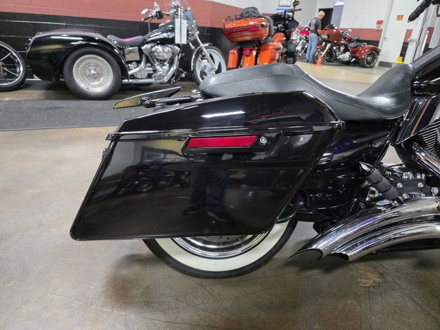 2011 Harley-Davidson FLHX103 - Street Glide Powerpak Base