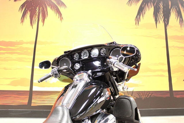 2023 Harley-Davidson FLHTK - Ultra Limited Base