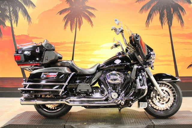 2013 Harley-Davidson FLHTK - Electra Glide Ultra Limited Base