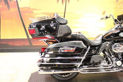 2013 Harley-Davidson FLHTK - Electra Glide Ultra Limited Base
