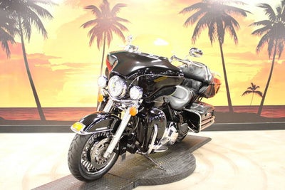 2013 Harley-Davidson FLHTK - Electra Glide Ultra Limited Base