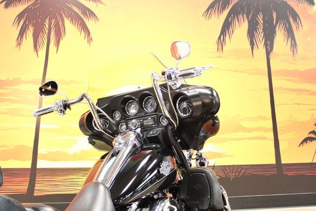 2013 Harley-Davidson FLHTK - Electra Glide Ultra Limited Base