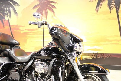 2013 Harley-Davidson FLHTK - Electra Glide Ultra Limited Base