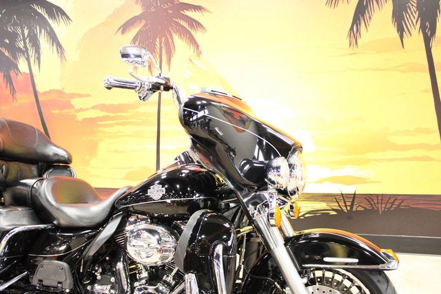 2013 Harley-Davidson FLHTK - Electra Glide Ultra Limited Base