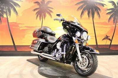 2013 Harley-Davidson FLHTK - Electra Glide Ultra Limited Base