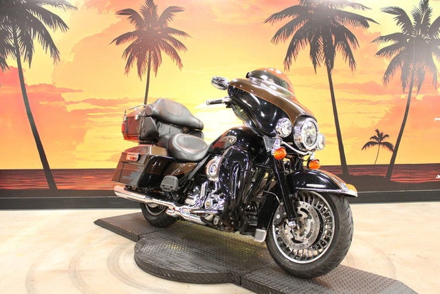 2013 Harley-Davidson FLHTK - Electra Glide Ultra Limited Base