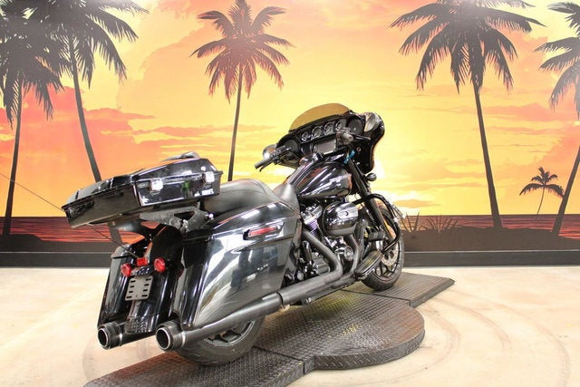 2018 Harley-Davidson FLHXS - Street Glide Special Base