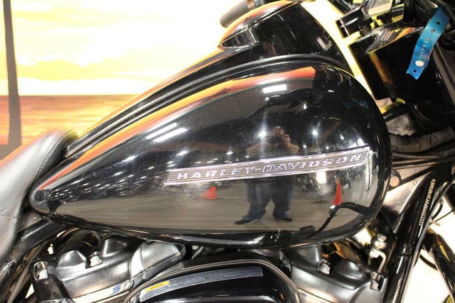 2018 Harley-Davidson FLHXS - Street Glide Special Base