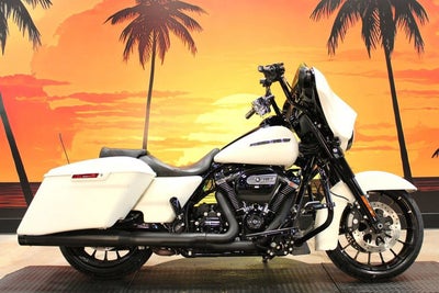 2018 Harley-Davidson FLHXS - Street Glide Special Base