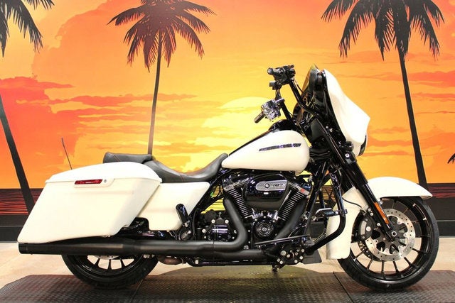 2018 Harley-Davidson FLHXS - Street Glide Special Base