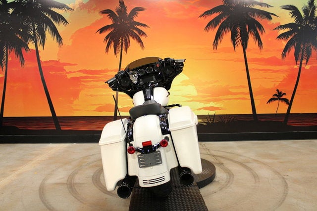 2018 Harley-Davidson FLHXS - Street Glide Special Base