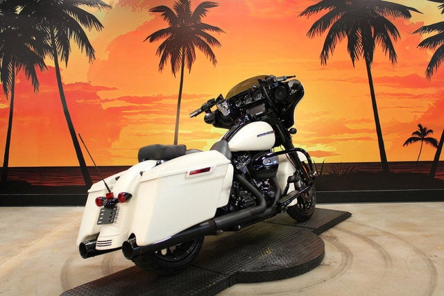 2018 Harley-Davidson FLHXS - Street Glide Special Base