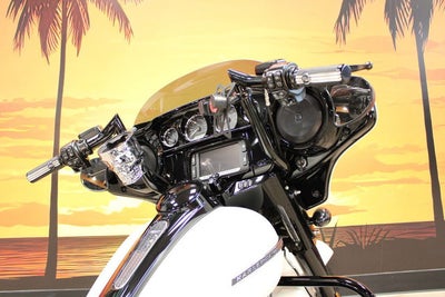 2018 Harley-Davidson FLHXS - Street Glide Special Base