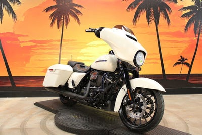 2018 Harley-Davidson FLHXS - Street Glide Special Base