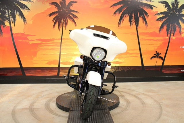2018 Harley-Davidson FLHXS - Street Glide Special Base