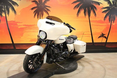 2018 Harley-Davidson FLHXS - Street Glide Special Base