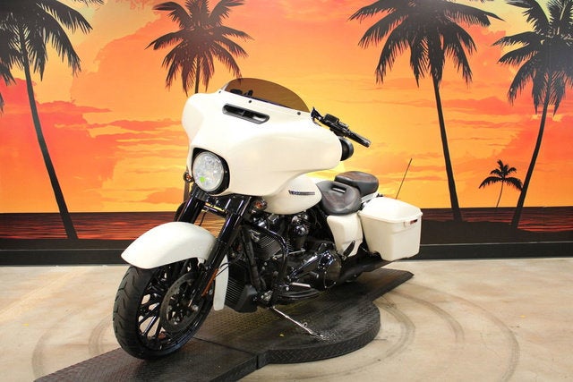 2018 Harley-Davidson FLHXS - Street Glide Special Base