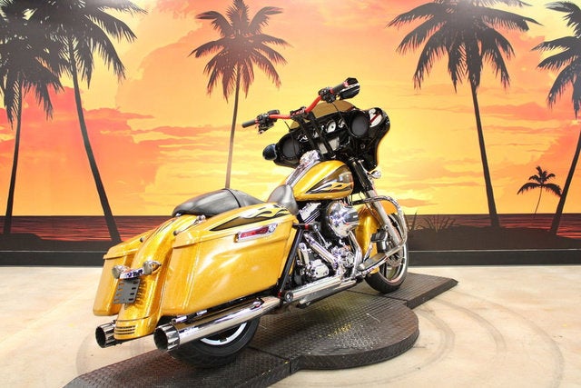 2016 Harley-Davidson FLHXS - Street Glide Special Base