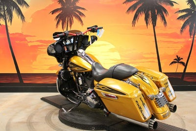 2016 Harley-Davidson FLHXS - Street Glide Special Base