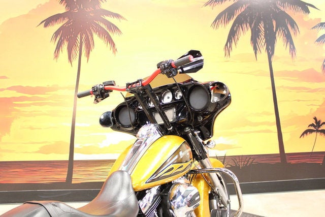 2016 Harley-Davidson FLHXS - Street Glide Special Base