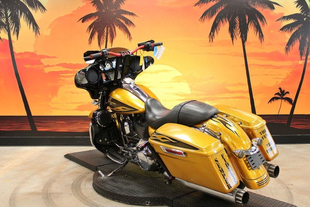 2016 Harley-Davidson FLHXS - Street Glide Special Base