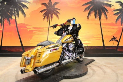 2016 Harley-Davidson FLHXS - Street Glide Special Base