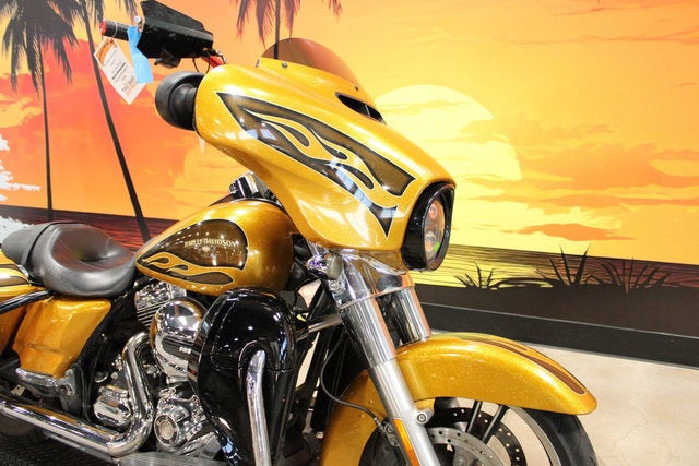 2016 Harley-Davidson FLHXS - Street Glide Special Base