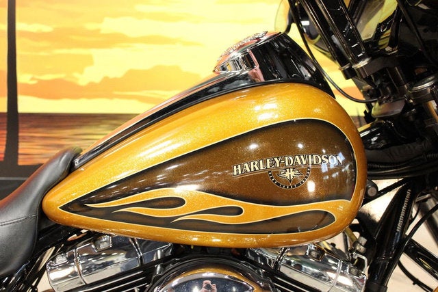 2016 Harley-Davidson FLHXS - Street Glide Special Base