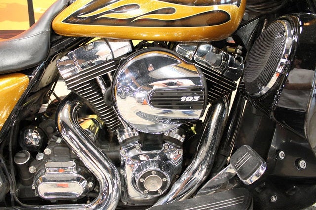 2016 Harley-Davidson FLHXS - Street Glide Special Base