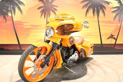 2014 Harley-Davidson Street Glide FLHXS - Special