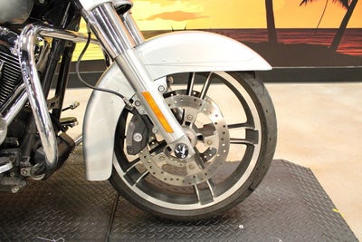 2015 Harley-Davidson FLHXS - Street Glide Special Base