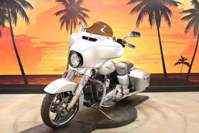 2015 Harley-Davidson FLHXS - Street Glide Special Base