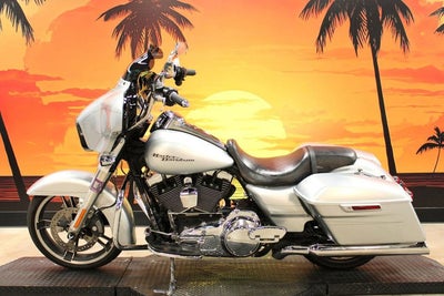 2015 Harley-Davidson FLHXS - Street Glide Special Base