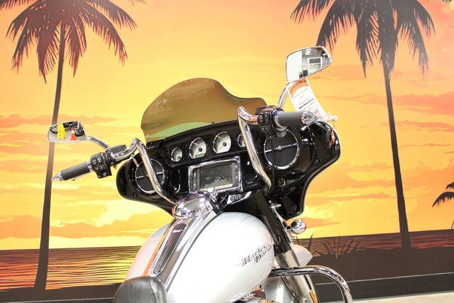 2015 Harley-Davidson FLHXS - Street Glide Special Base