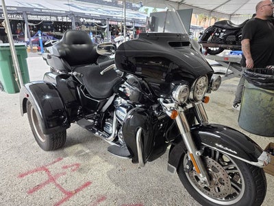 2022 Harley-Davidson Trike FLHTCUTG - Tri Glide Ultra