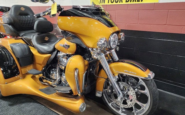 2023 Harley-Davidson FLHTCUTG - Tri Glide Ultra Base