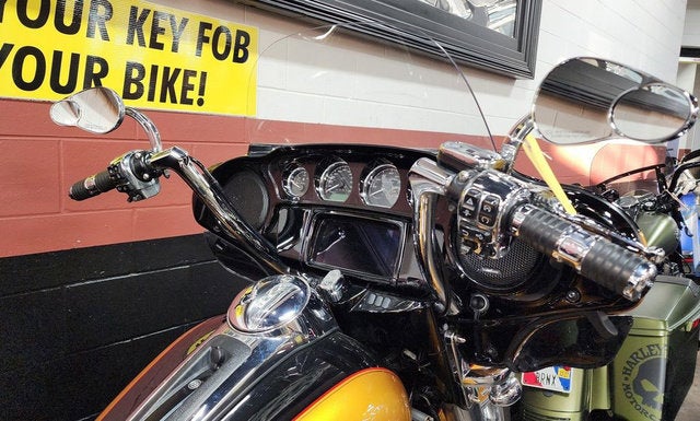 2023 Harley-Davidson FLHTCUTG - Tri Glide Ultra Base