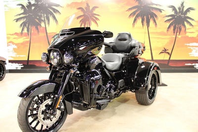 2025 Harley-Davidson Trike FLHTCUTG - Tri Glide Ultra