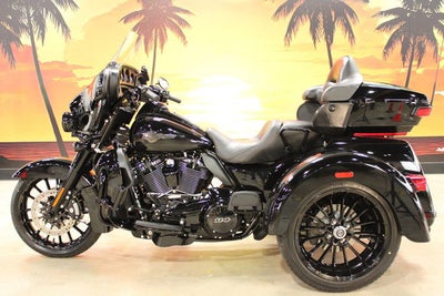 2025 Harley-Davidson Trike FLHTCUTG - Tri Glide Ultra