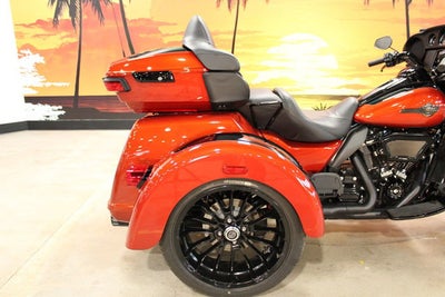 2025 Harley-Davidson Trike FLHTCUTG - Tri Glide Ultra