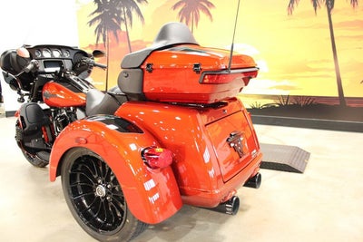 2025 Harley-Davidson Trike FLHTCUTG - Tri Glide Ultra