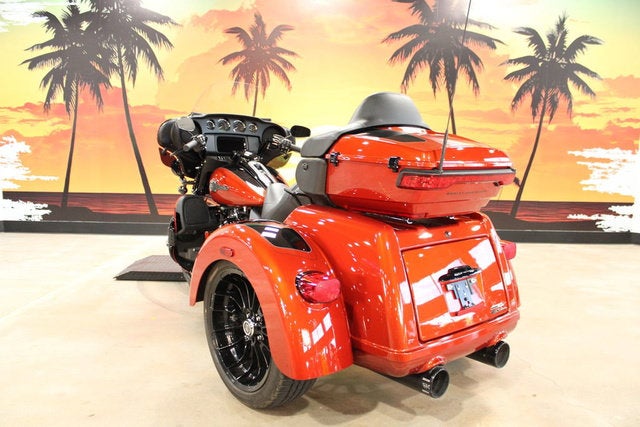 2025 Harley-Davidson Trike FLHTCUTG - Tri Glide Ultra